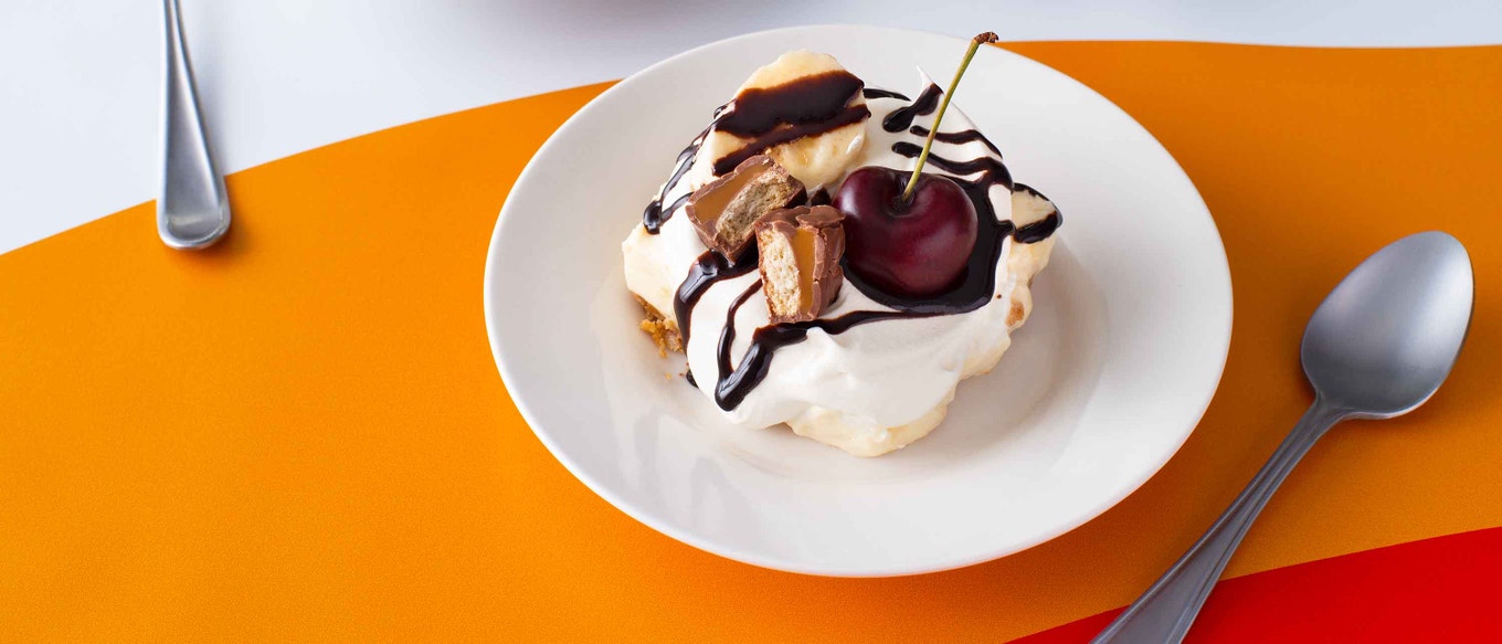 TWIX® Banana Split Cake