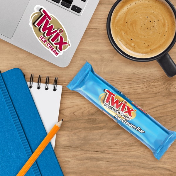 TWIX Cookies & Cream Milk Chocolate Ice Cream Bar, 2.9 Oz
