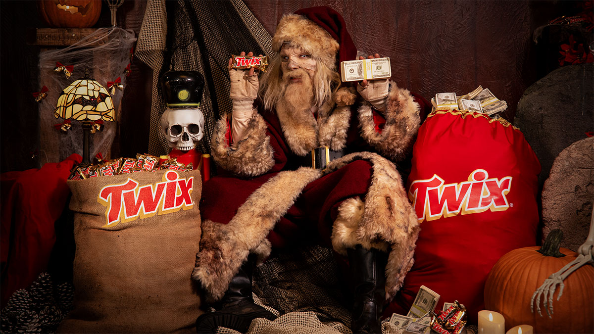 TWIX® Hallowmas™ & Zombie Claus | TWIX